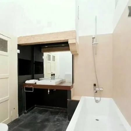 Alfama 1br With Mezzanine