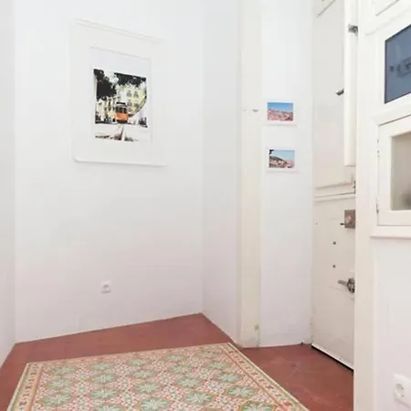 Alfama 1br With Mezzanine Lisboa