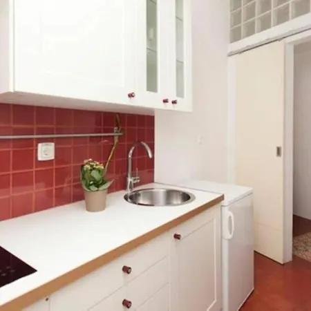 Alfama 1br With Mezzanine Apartamento *